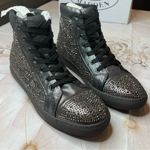 Steve Madden Crescent Grey Satin  sz 13